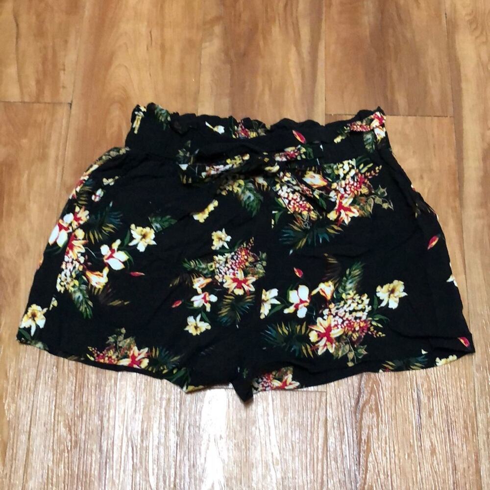 Ambiance Apparel Floral Paper Bag Shorts Juniors Size Small